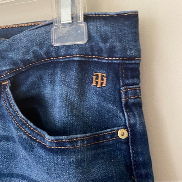 Tommy Hilfiger Low Rise Cutoff Denim Jean Shorts size 6 Distressed Greenwich Fit - Picture 2 of 6